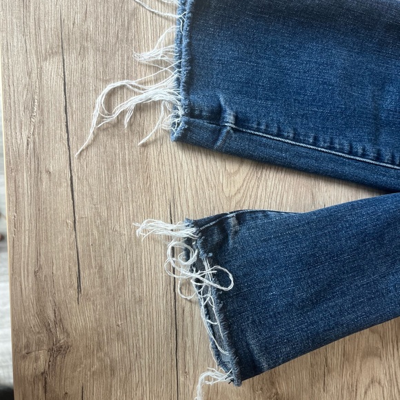 Mother jeans size 28. High waisted looker ankle fray style. Worn once. - Picture 7 of 10